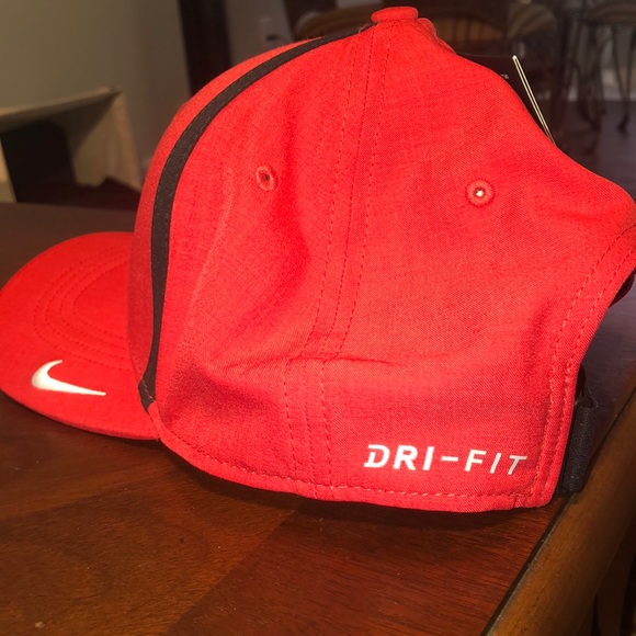 Nike Ohio State Adjustable Ball-cap. - Picture 2 of 3